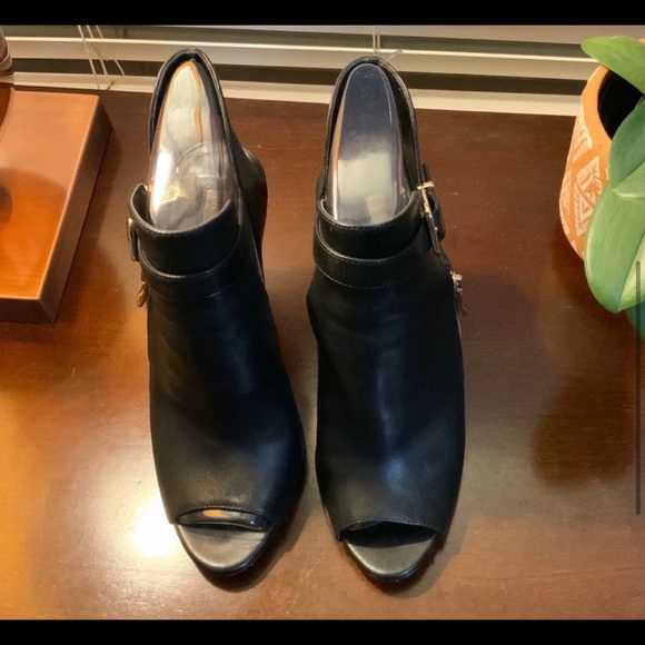 Black BCBGENERATION Heels - Picture 6 of 8